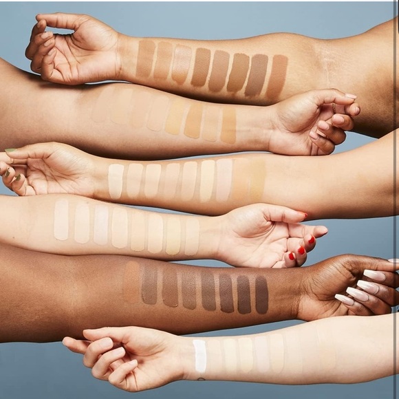 C4 | Makeup Revolution | Conceal & Hydrate Concealer | Light Skin, 0.45 fl.oz - Picture 5 of 5